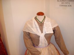 Exposición de indumentaria y costumbres 2009